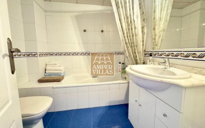 Spacious flat with a fantastic terrace in the harbour of Campomanes, Altea.